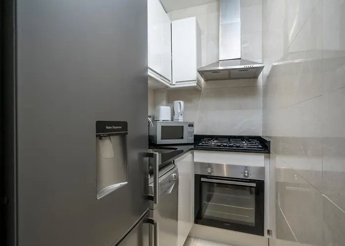 Charming & Modern Apartment, Heart Of Notting Hill, Prime Location, Close To Kensington Palace & Oxford Street